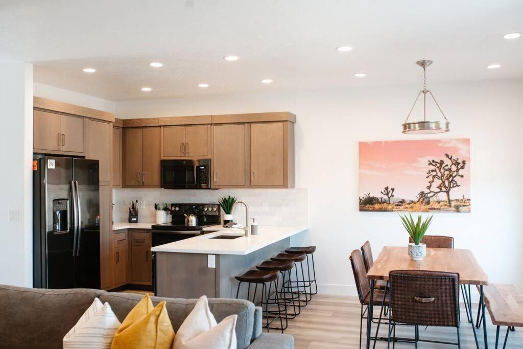 Zen Trail Retreat - New 5 Bedroom Luxury Condo St. George Exterior foto